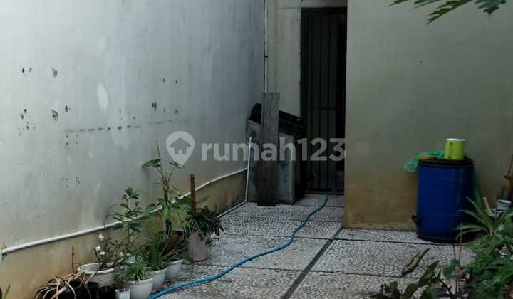 For Sale Modern Minimalist House in Pulomas Residence, East Jakarta 2