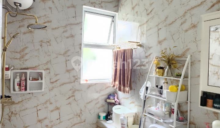 For Sale House with Swimming Pool in Regina Metland Cluster, East Jakarta 2