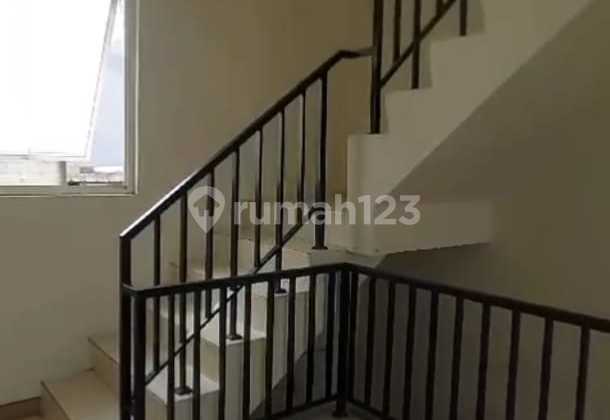 Disewakan Ruko Gandeng 3 Lantai di Ifolia Harapan Indah Bekasi