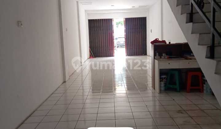 For Rent 3 Three-Story Shophouses in Klender, East Jakarta 2
