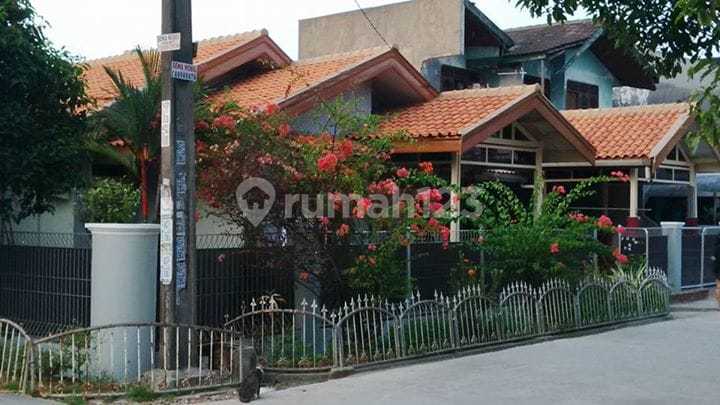 DIJUAL RUMAH FURNISHED POSISI HOOK DI TYTYAN KENCANA BEKASI UTARA 