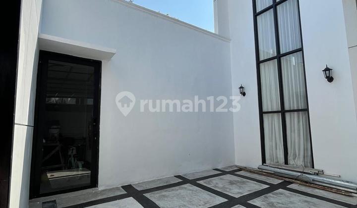For Sale Modern Minimalist Hook House in Imperial Gading, North Jakarta 2