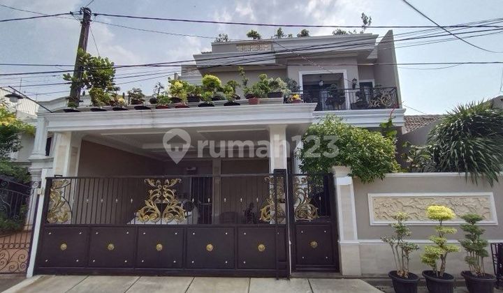 DIJUAL RUMAH DG KOLAM RENANG & ROOFTOP DI PEKAYON BEKASI