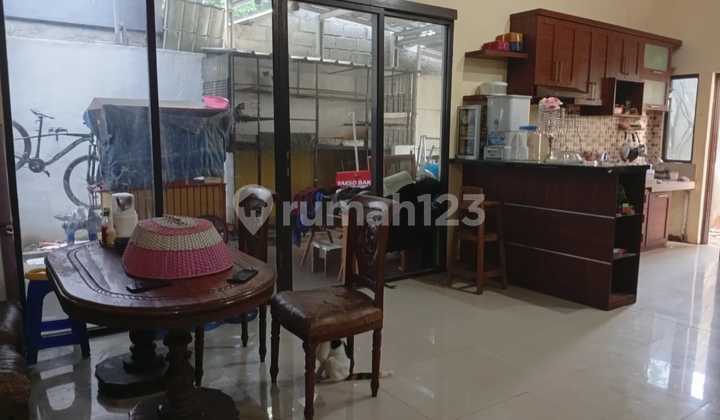 Dijual Rumah Kokoh dan Antik di Jatimekar Jati Asih Bekasi 2