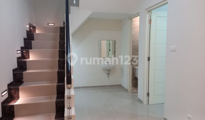 Dijual Rumah Baru Siap Huni di Griya Asri Pakuwon City 2