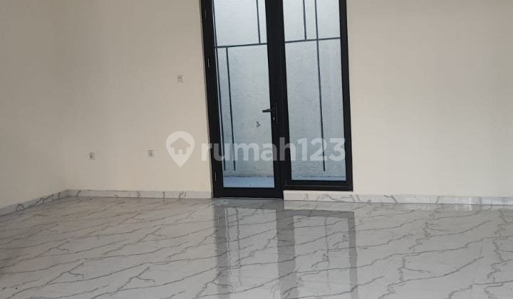 For Sale 2-Story House Ready to Occupy 8 Meters Wide in North Mulyosari Surabaya 2