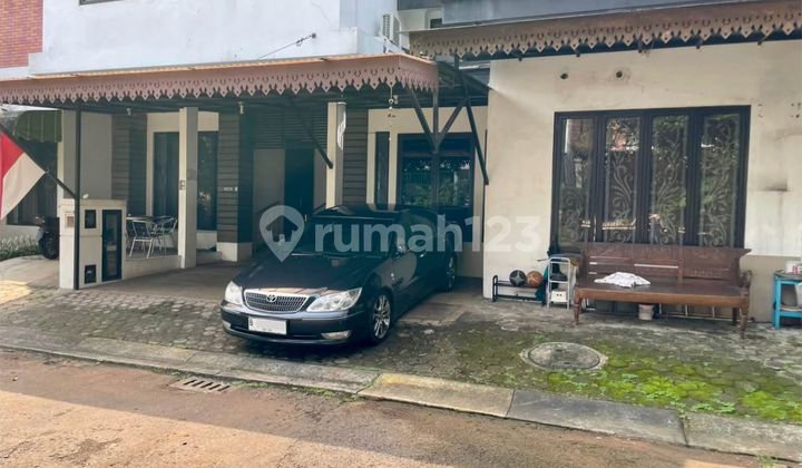 Dijual Rumah Gede Luas Di Pojok Pula.. Nyaman , Kamar Besar Besar , Deket Sport Club ,parkiran Mobil Leluasa , Bebas Banjir :blush: Minat? Langsung Aja Chat 0853xxxxxxxx 2