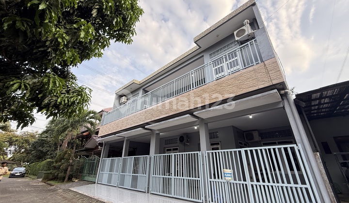 Rumah 2 Lantai Siap Huni di Cinere Depok - Gabungan 2 Rumah, 2 SHM, Diapit 2 Tol 2