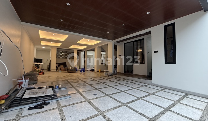 Rumah 3 Lantai Project By De Víer House di Kebagusa Pasar Minggu Jakarta dengan Private Pool dan Area Strategis 2