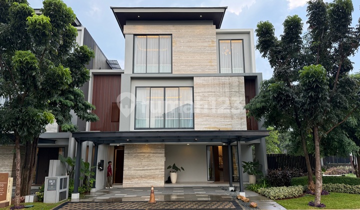 Affordable Luxury House in Bintaro 3 Floors Private Elevator & Pool Near Toll Road