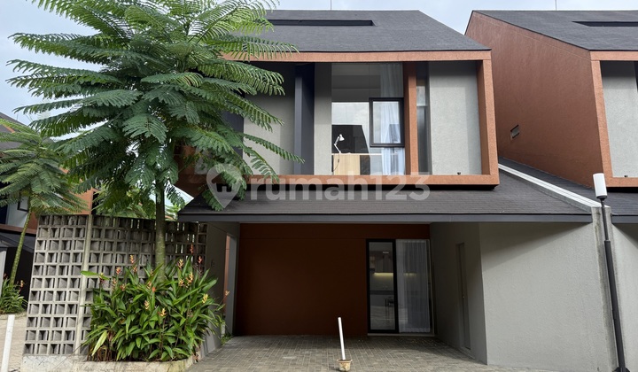 Rumah Modern 3 Lantai Attic Room di Cluster Cinangka Depok 2