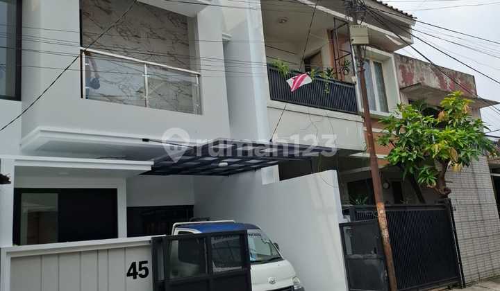 Rumah Baru di Mampang Prapatan Jakartaselatan Dekattol KRL Busway Rumah Baru di Mampang Prapatan Jakartaselatan Dekattol KRL Busway