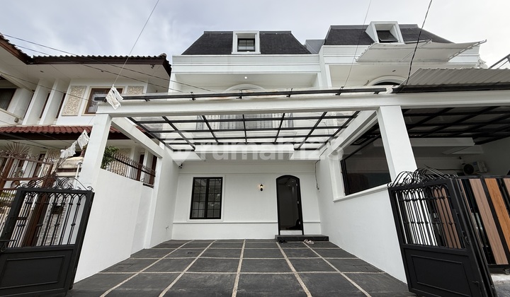 Modern Classic Luxury House in Lebak Bulus, Most Strategic Location, Spacious Land - Exclusive in South Jakarta