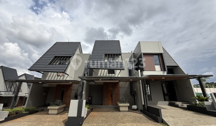 Rumah 2 Lantai Siap Huni Full Fasilitas di Bsd Tangerang Selatan. 2