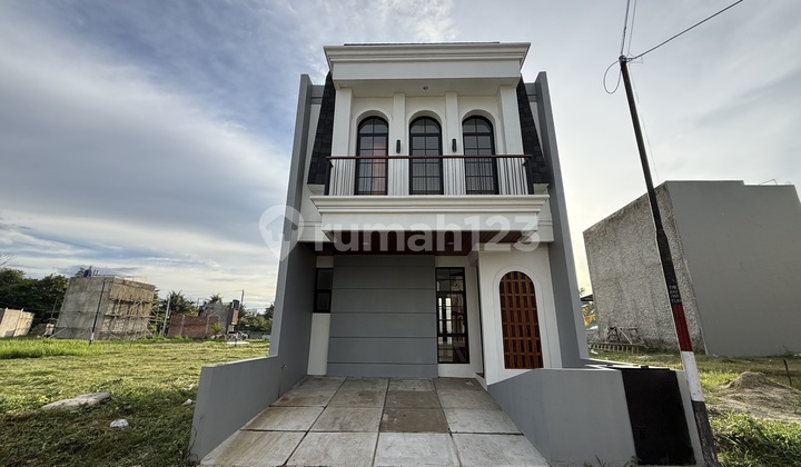 Rumah Berkonsep Eropa Classic Mewah Termurah di Sawangan Depok Rumah Berkonsep Eropa Classic Mewah Termurah di Sawangan Depok