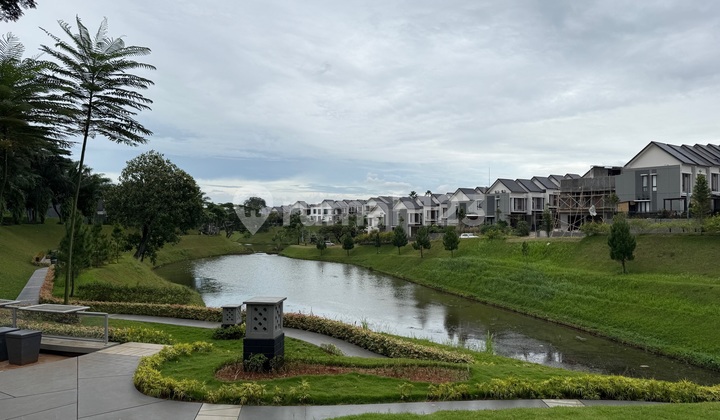 Rumah 3 Lantai Siaphuni di Depan Tol Cimanggis Golf Deket Tol LRT 2