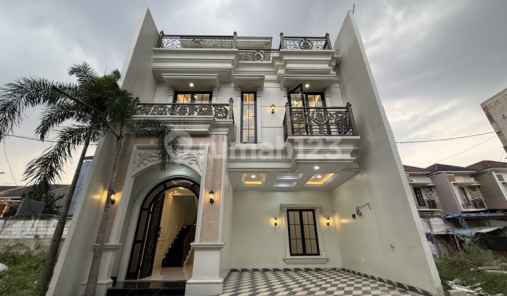 Andara 3-Story House with Rooftop, Near Toll Road in South Jakarta Andara 3-Story House with Rooftop, Near Toll Road in South Jakarta