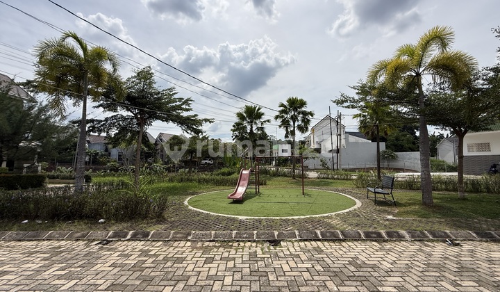 Ready-to-Occupy New House in Cinangka Depok, Large Cluster, Spacious Land