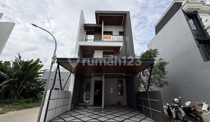 Rumah Mewah 3 Lantai + Rooftop Jagakarsa, Jakarta Selatan