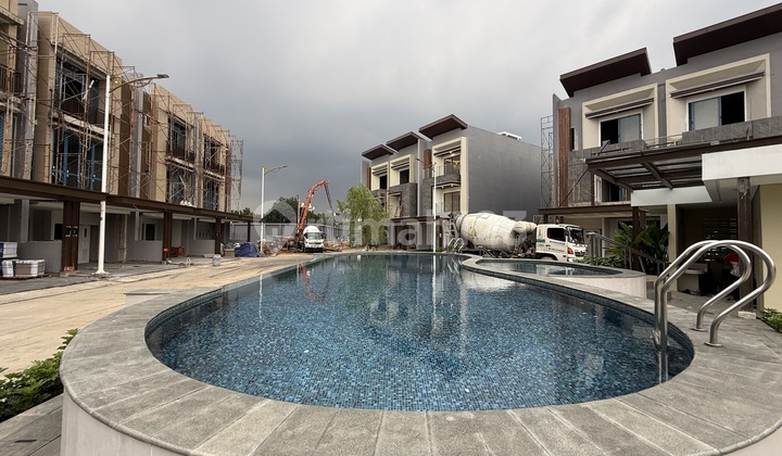 Siaphuni House in Pondok Indah 3 Cluster, Luxury 2-Storey, Affordable, Large Land.