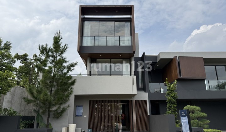 Rumah Siaphuni di Senopati Boulevard Selatan Jakarta Tudor Shila 2