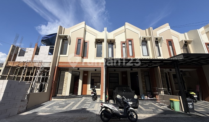 Rumah dengan Fasad Estetik 2 Lantai di Pamulang Dekat Tol Pamulang