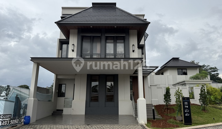 Rumah Kota Wisata 3 Lantai Attic Room Private Pool di Cibubur