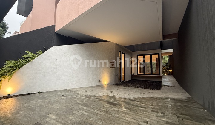 Townhouse Mewah 3 Lantai Siap Huni di Kemang Jakarta Selatan 2