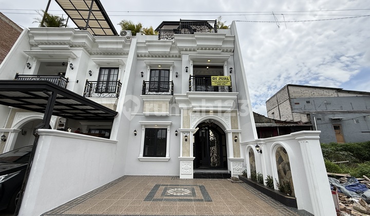 Rumah Mewah 3 Lantai + Rooftop di Jagakarsa, Jakarta Selatan