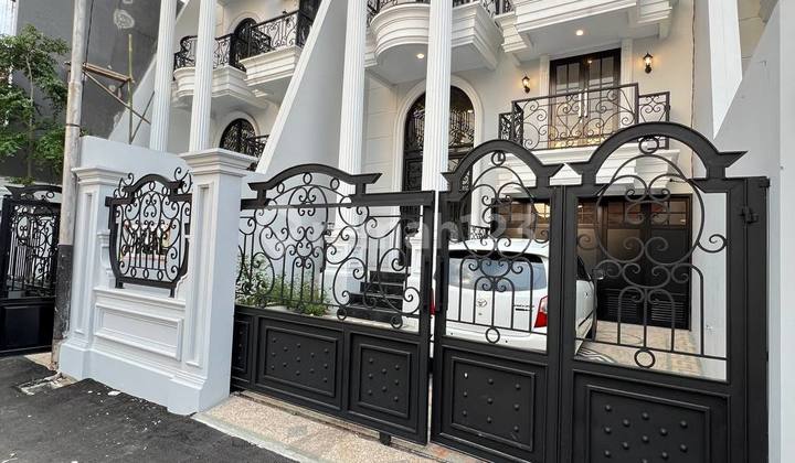 Di Jual Murah Rumah Ada Kolam Renang di Jagakarsa Jakartaselatan 2