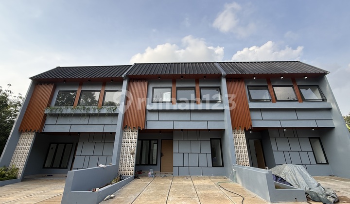 Luxury Japanese Style Ready-to-Occupy House Affordable in Cinere, Depok City 2