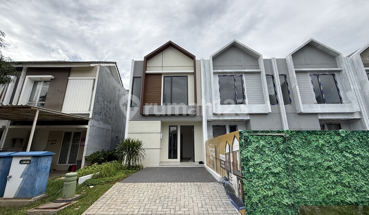 Rumah Mewah 2 Lantai di Serpong Tangerang Selatan dengan Tanah Luas Kawsan Nyaman dan Area Strategis