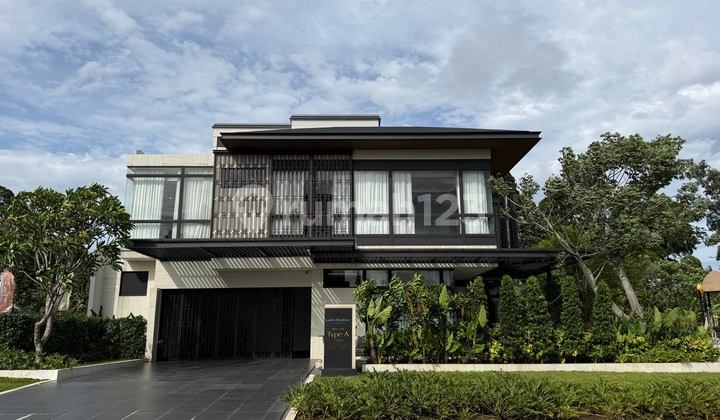 Modern Luxury Affordable House in Cimanggis 3 Floors with Super Large Land Private Pool and Lift Located in a Self-Contained Area of Depok
