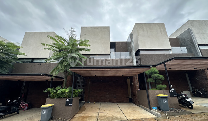 Rumah Siaphuni di Golf Pondok Cabe Ada Club House Kolamrenang
