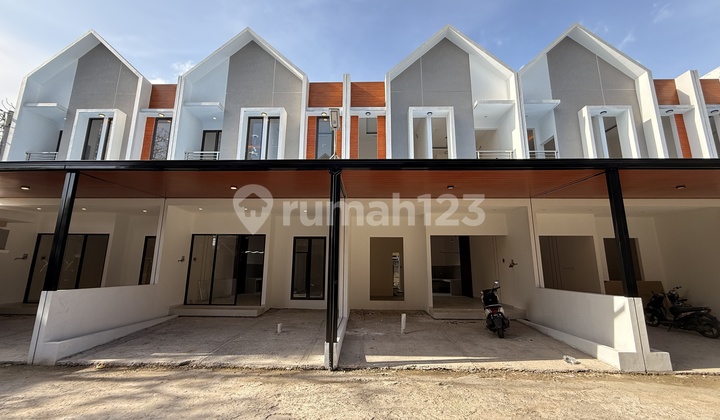 Luxury New House Cheap Near Toll Desari - Rangkapan Jaya Depok 1m