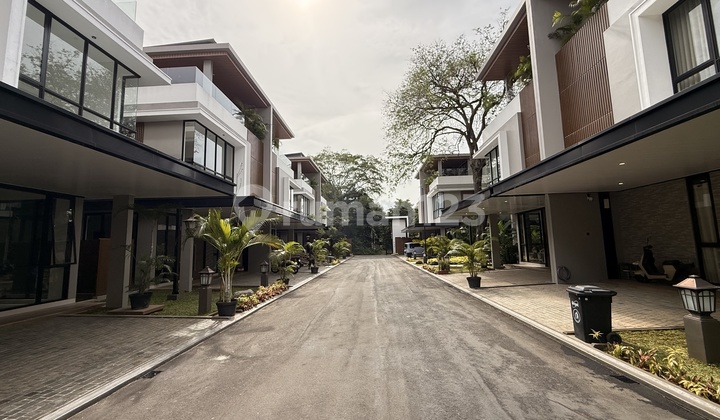 Ready-to-Occupy 3-Story House in Lebak Bulus Near MRT Toll Road Luxury Cluster