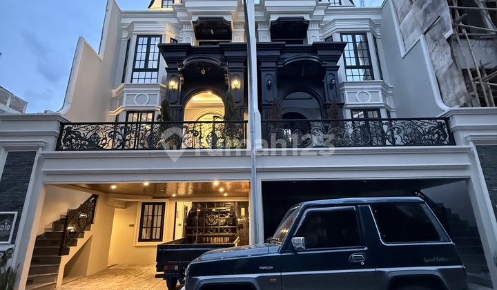 Rumah 4 Lantai Private Poll di Jagakarsa Jakarta Selatan Cluster 2