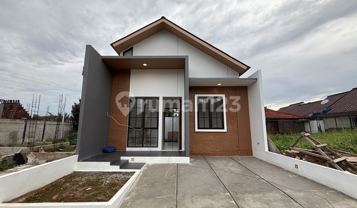 Rumah Mewah Murah di Kota Depok Cukup Booking 5 Juta 10 Menit ke Stasiun Depok 2 Menit ke Tol Sawangan Rumah Mewah Murah di Kota Depok Cukup Booking 5 Juta 10 Menit ke Stasiun Depok 2 Menit ke Tol Sawangan