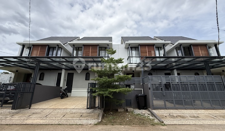 Exclusive Premium 2-Story House in Kebayoran Baru, South Jakarta with Spacious Land and Strategic Location