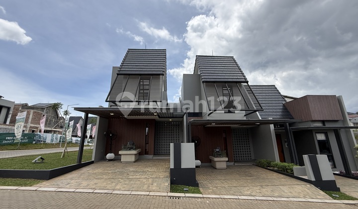 Rumah 2 Lantai Siap Huni Full Fasilitas di Bsd Tangerang Selatan.