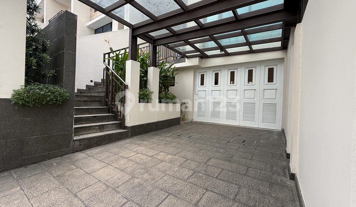 Rumah Siap Huni 4 Lantai Private Lift di Pondok Indah Mewah Murah 2