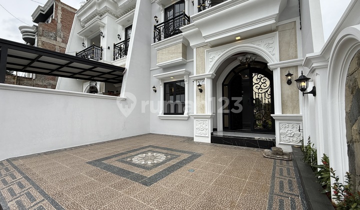 Rumah Mewah 3 Lantai + Rooftop di Jagakarsa, Jakarta Selatan 2