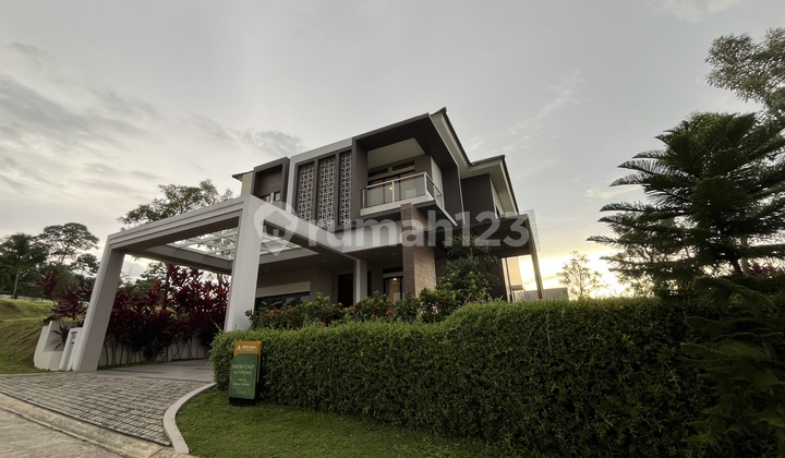 Rumah 2 Lantai di Sentul Bogor Berkonsep Modern Kontemporer Tanah Luas dengan Tanah Luas Lingkungan Asri View Pegunungan dan Area Strategis di Sentul