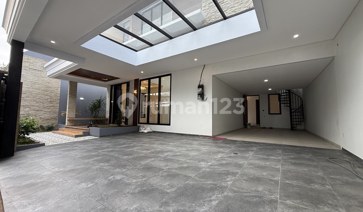 Modern House, Dekat ke MRT H. Nawi Pondok Indah, Jakarta Selatan 2