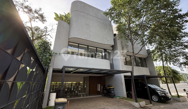 Rumah Baru 4 Lantai di Jagakarsa Viewe Danau 4 Menit Tol Andara