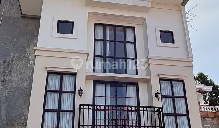 Rumah Baru di Mampang Jakarta Selatan 4 Lantai Private Lift Murah