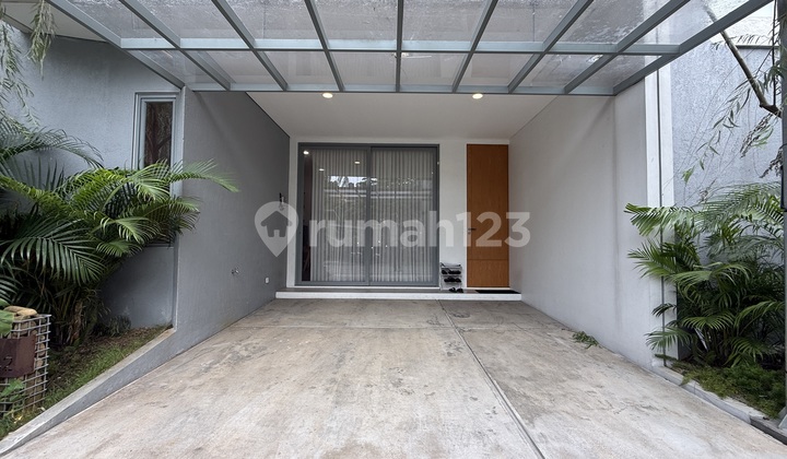 Affordable Luxury 2-Story House in Lebak Bulus, Spacious Land with Strategic Access in the City Center, Cheapest House in Lebak Bulus, South Jakarta