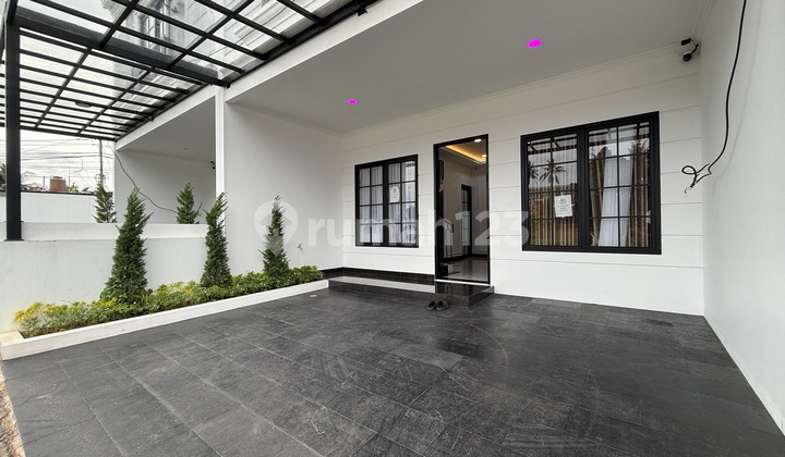 Rumah Mewah Termurah 3 Lantai di Lenteng Agung Jakarta Selatan dengan Tanah Luas Kawasan Nyaman Selangkah ke Stasiun Lenteng Agung 2