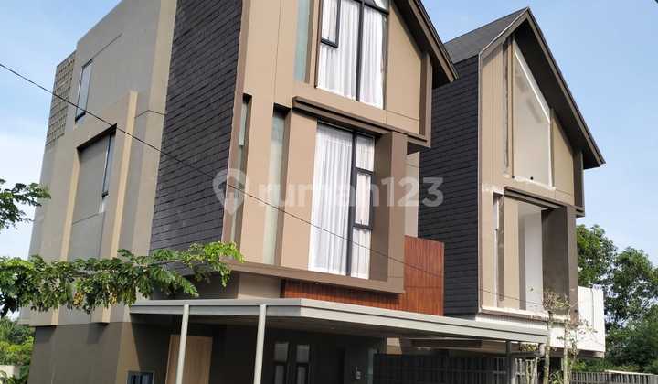 Luxury House Near Arifin Ahmad Hospital Pekanbaru 2