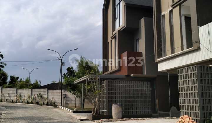 Rumah Mewah Jalan Gobah Pekanbaru